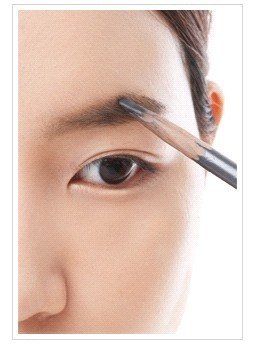 約會妝,非一般的吸引力—濰坊茗藝化妝學校