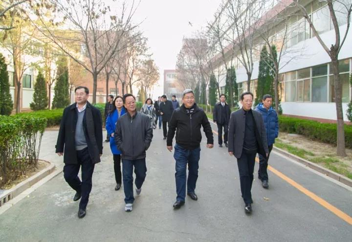 山東省規范化中等職業學校驗收組到藍海職業學校進行創建工作驗收 山東省規范化中等職業學校驗收組到藍海職業學校進行創建工作驗收