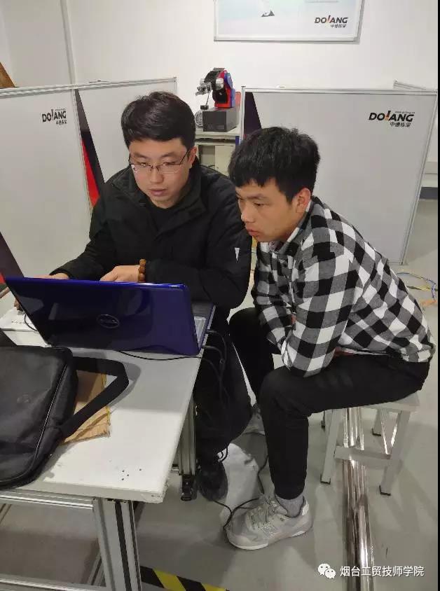 煙臺工貿技師學院在首屆全國智能制造技能大賽山東省選拔賽中喜獲佳績 煙臺工貿技師學院在首屆全國智能制造技能大賽山東省選拔賽中喜獲佳績