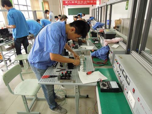 職教集團(tuán)化能否化解職業(yè)教育發(fā)展難題 職教集團(tuán)化能否化解職業(yè)教育發(fā)展難題