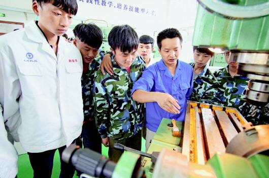 職高教師招聘難,職教春風何時“綠”職校? 職高教師招聘難,職教春風何時“綠”職校?