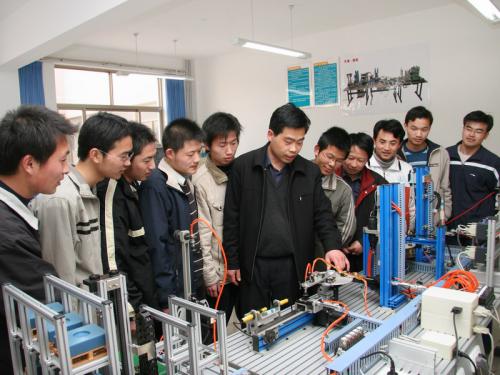 職高教師招聘難,職教春風何時“綠”職校? 職高教師招聘難,職教春風何時“綠”職校?