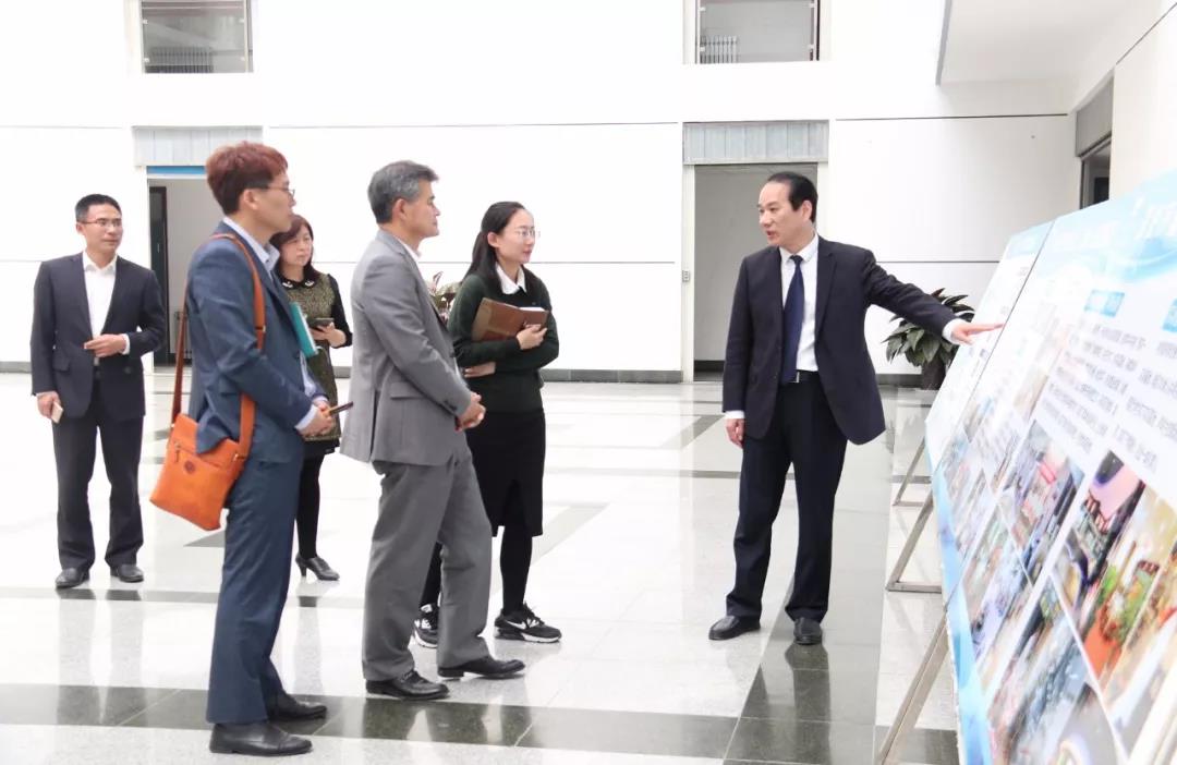 韓國文化傳統高中崔真鳳校長一行到山東藍海職業學校交流 韓國文化傳統高中崔真鳳校長一行到山東藍海職業學校交流