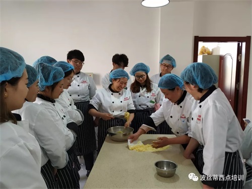 煙臺波絲蒂學校:暑期放“價” 零元秒搶冰點冷飲咖啡課程! 煙臺波絲蒂學校:暑期放“價” 零元秒搶冰點冷飲咖啡課程!