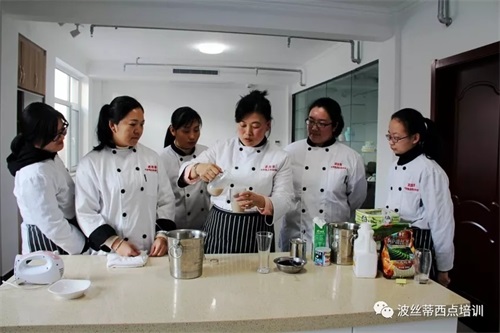 煙臺波絲蒂學校:暑期放“價” 零元秒搶冰點冷飲咖啡課程! 煙臺波絲蒂學校:暑期放“價” 零元秒搶冰點冷飲咖啡課程!