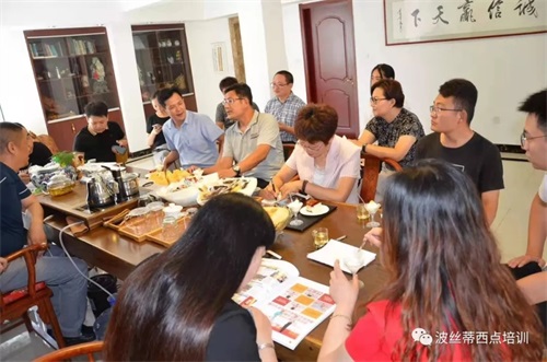 泰安市人社局率領泰安各行業培訓機構負責人到煙臺波絲蒂參觀考察 泰安市人社局率領泰安各行業培訓機構負責人到煙臺波絲蒂參觀考察