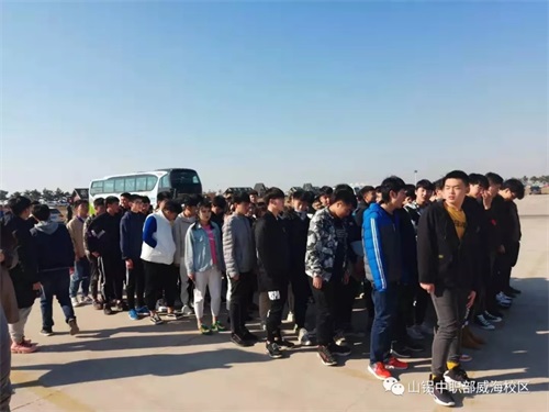 南海風箏節,山東鋁業職業學院中職部學生們放飛自我! 南海風箏節,山東鋁業職業學院中職部學生們放飛自我!