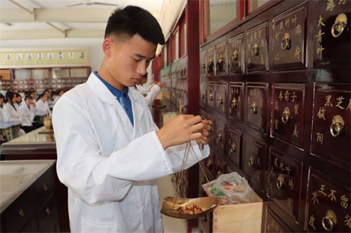 濰坊醫藥職業中等專業學校有哪些報名須知? 濰坊醫藥職業中等專業學校有哪些報名須知?