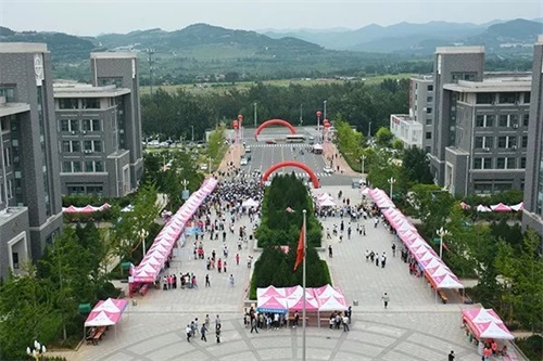 山東公路技師學院2019級新生入學報到 山東公路技師學院2019級新生入學報到