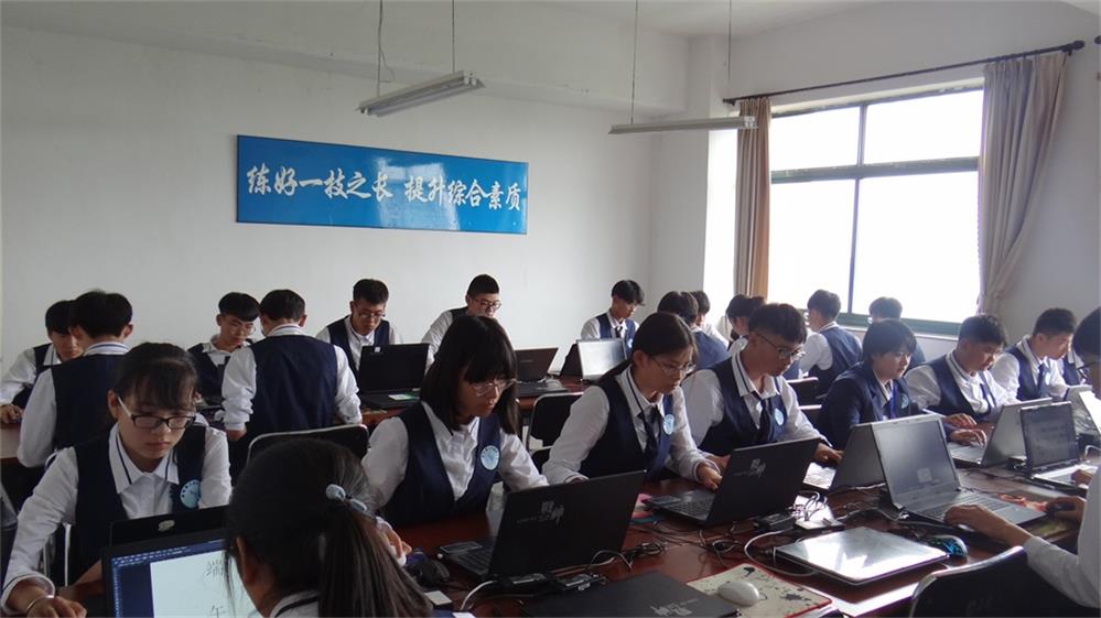 山東威海外國(guó)語(yǔ)進(jìn)修學(xué)校能學(xué)什么外語(yǔ)?學(xué)校怎么樣? 山東威海外國(guó)語(yǔ)進(jìn)修學(xué)校能學(xué)什么外語(yǔ)?學(xué)校怎么樣?