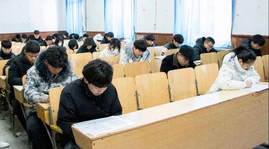 濟南應用技術職業中等專業學校期末考試開始了 濟南應用技術職業中等專業學校期末考試開始了