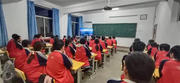 山東龍口開展“護航之道——總體國家安全觀縱橫”主題班會 山東龍口開展“護航之道——總體國家安全觀縱橫”主題班會