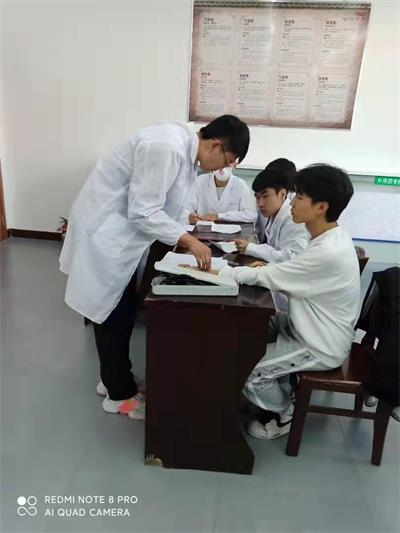 山東龍口礦業集團高級技工學校開展醫藥技能操作比賽 山東龍口礦業集團高級技工學校開展醫藥技能操作比賽