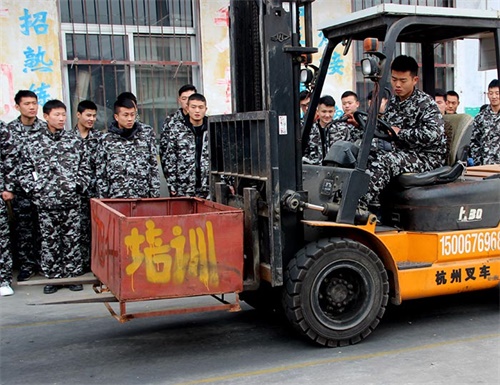 學(xué)叉車有前途嗎?山東哪些學(xué)校有叉車課程? 學(xué)叉車有前途嗎?山東哪些學(xué)校有叉車課程?